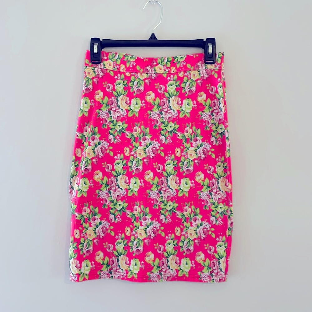 Bella Berry floral pink pencil skirt - size Small/Medium.